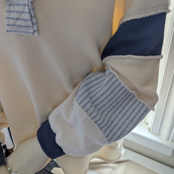 BUCKETLIST Cream and Navy V-Neck Sweater - Picture 3 of 10